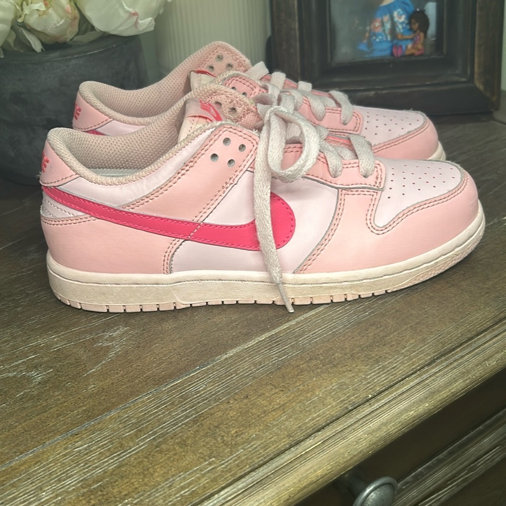 Nike Dunk Low (GS)⭐⭐ "Triple Pink" Barbie